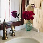 Gronset Skysstasjon Bed & Breakfast 3*