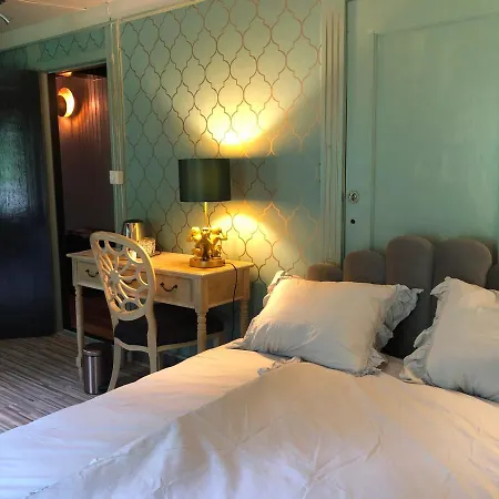 Gronset Skysstasjon Bed & Breakfast *