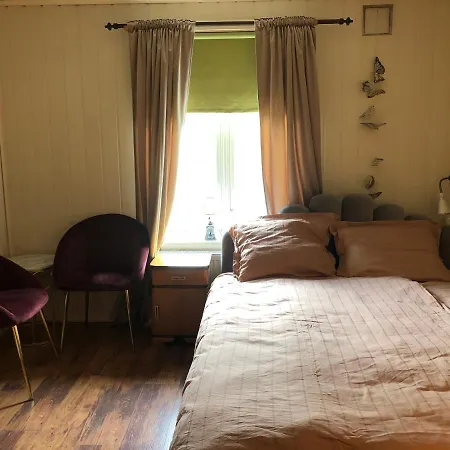 Gronset Skysstasjon Bed & Breakfast 3*