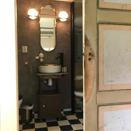 Gronset Skysstasjon Bed & Breakfast 3*