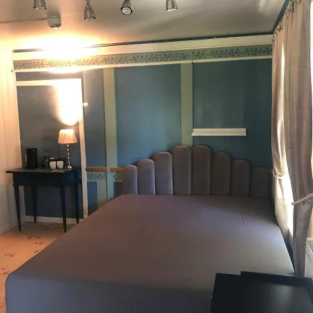 Gronset Skysstasjon Bed & Breakfast