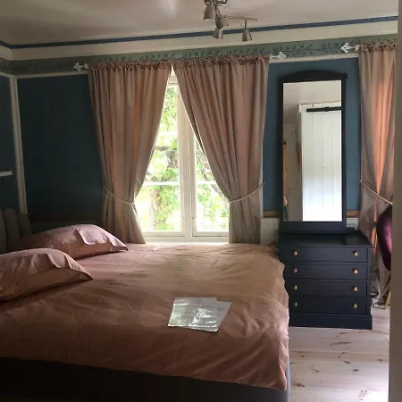 Gronset Skysstasjon Bed & Breakfast