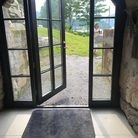 Gronset Skysstasjon Bed & Breakfast