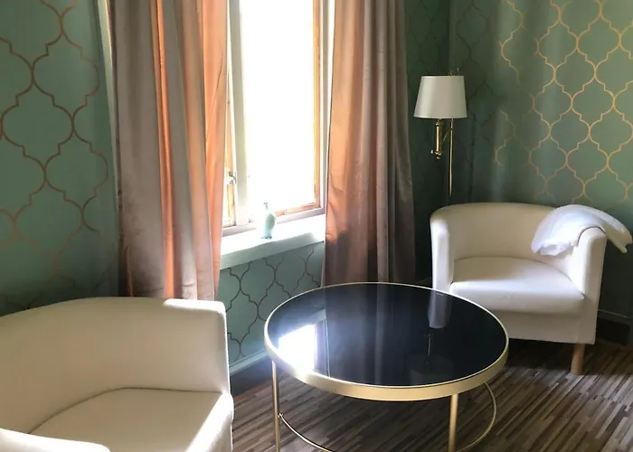 Gronset Skysstasjon Bed & Breakfast 3*