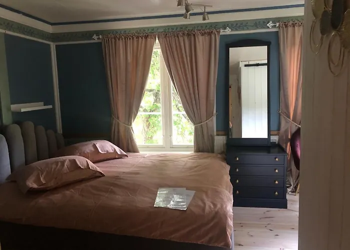 Gronset Skysstasjon B&B