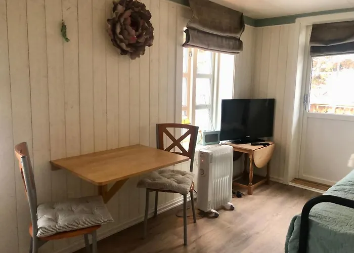 Gronset Skysstasjon Bed & Breakfast 3*