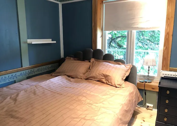 Gronset Skysstasjon Bed & Breakfast 3*